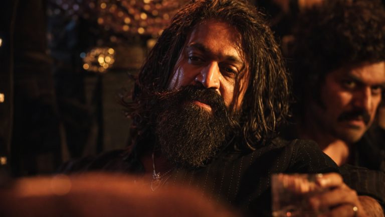 Yash Toxic Teaser Release ‘ರಾಯ’ ಅವತಾರದಲ್ಲಿ ಯಶ್_ – ಟೀಸರ್ ನೋಡಿ ಫ್ಯಾನ್ಸ್ ಫಿದಾ!